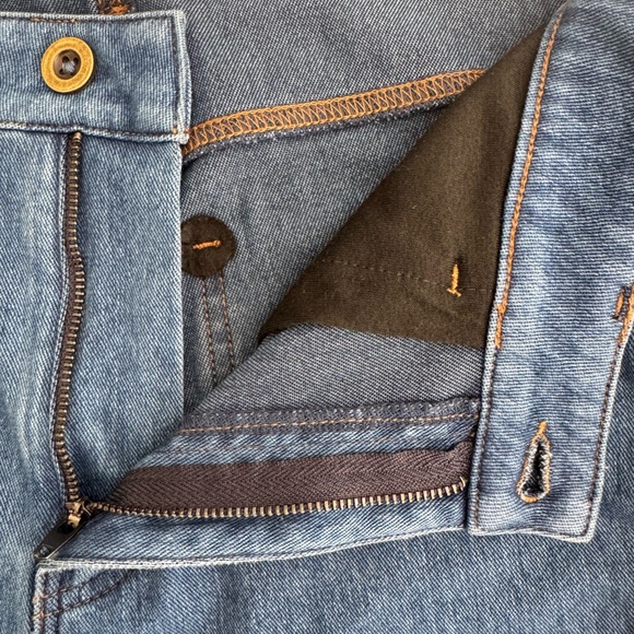 Halara Flex Denim Light Weight Straight Leg Size Medium NWOT - Picture 3 of 5